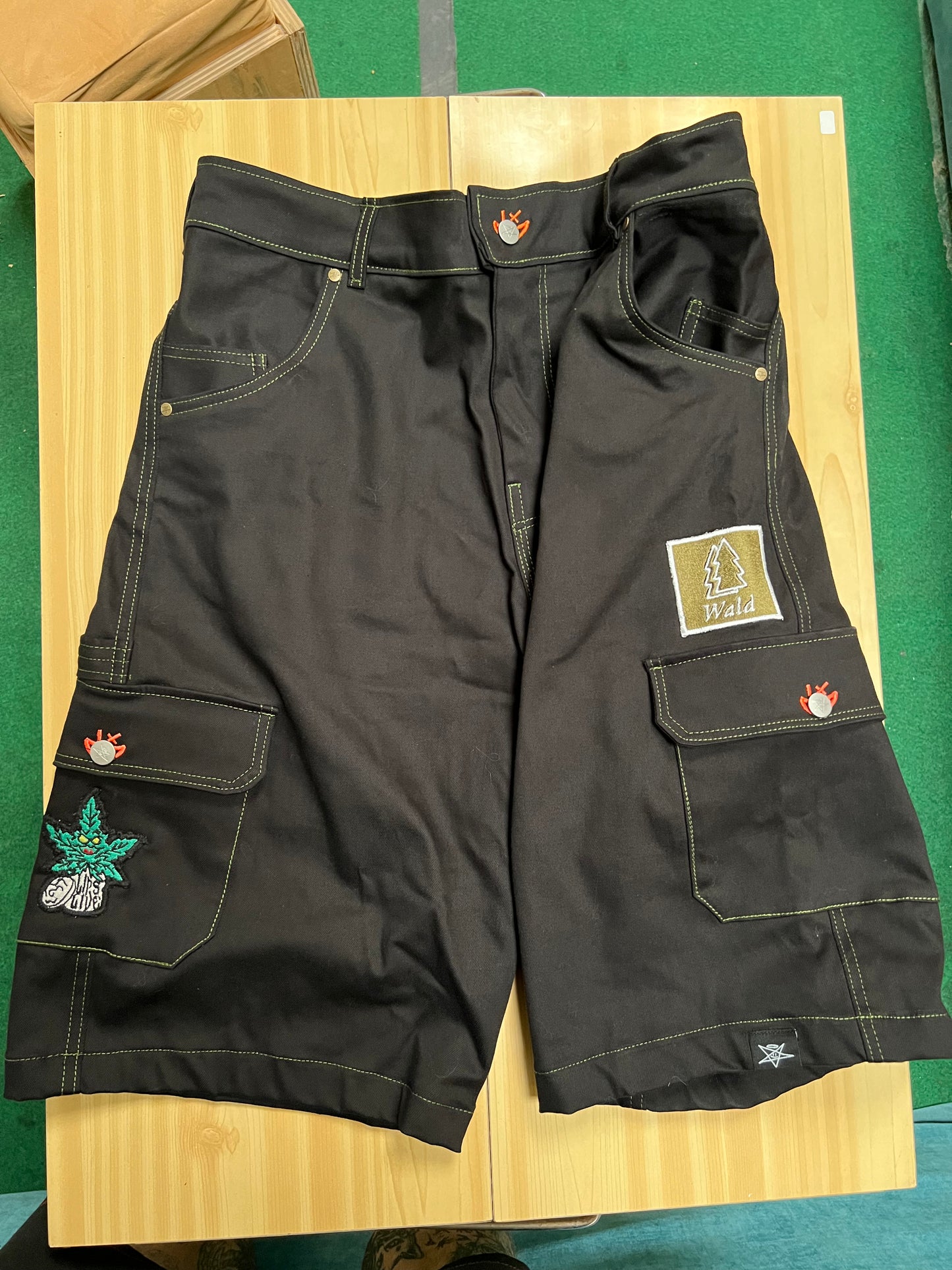 Cargo Short (Wald x Lipslide co.)