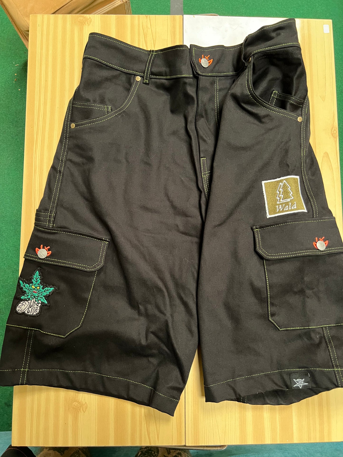 Cargo Short (Wald x Lipslide co.)